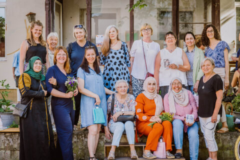 Wir suchen einheimische und eingewanderte Frauen für Begegnungsprojekt „Frauenwelten“